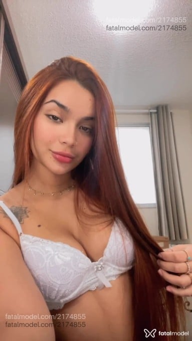 Acompanhante mulher ruiva (o) de olhos pretos em Vila Velha - Sofia