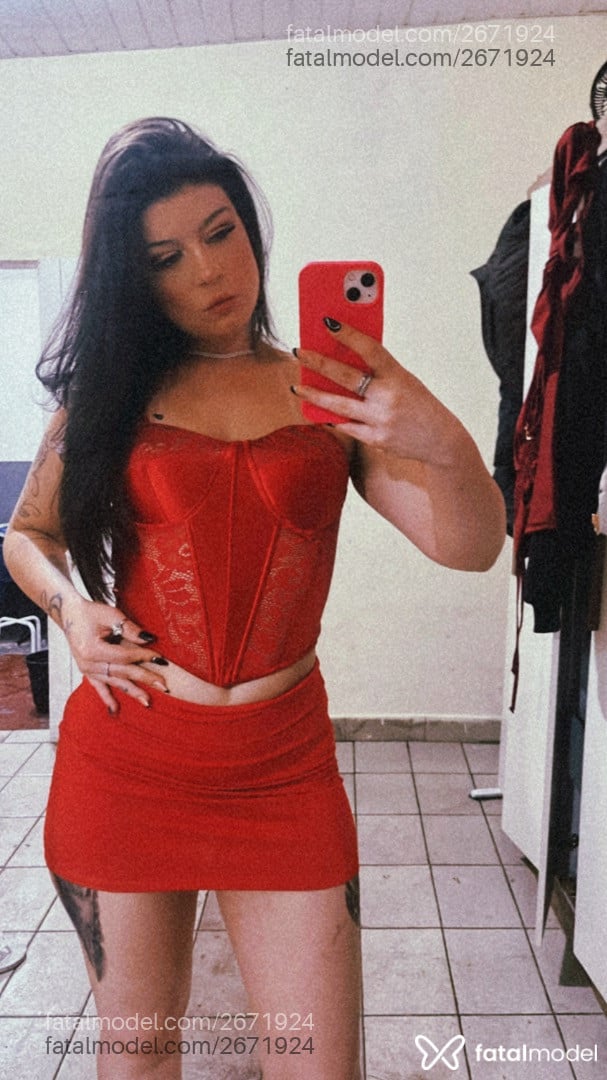 Acompanhante mulher com cabelo castanho de olhos castanhos - Luiza Borges Acompanhante mulher com cabelo castanho de olhos castanhos - Luiza Borges