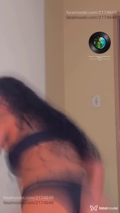 Acompanhante mulher morena (o) de olhos castanhos em Vila Velha - Aliny
