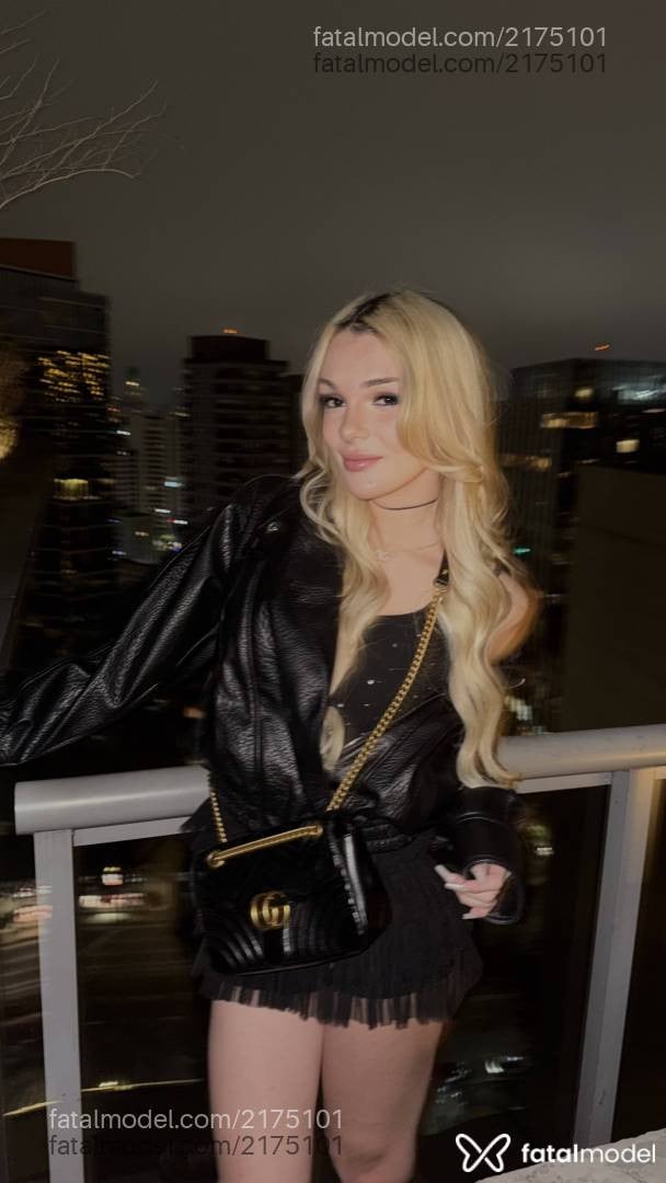 Acompanhante mulher trans loira (o) de olhos castanhos em São Paulo - Isadora Winkelm