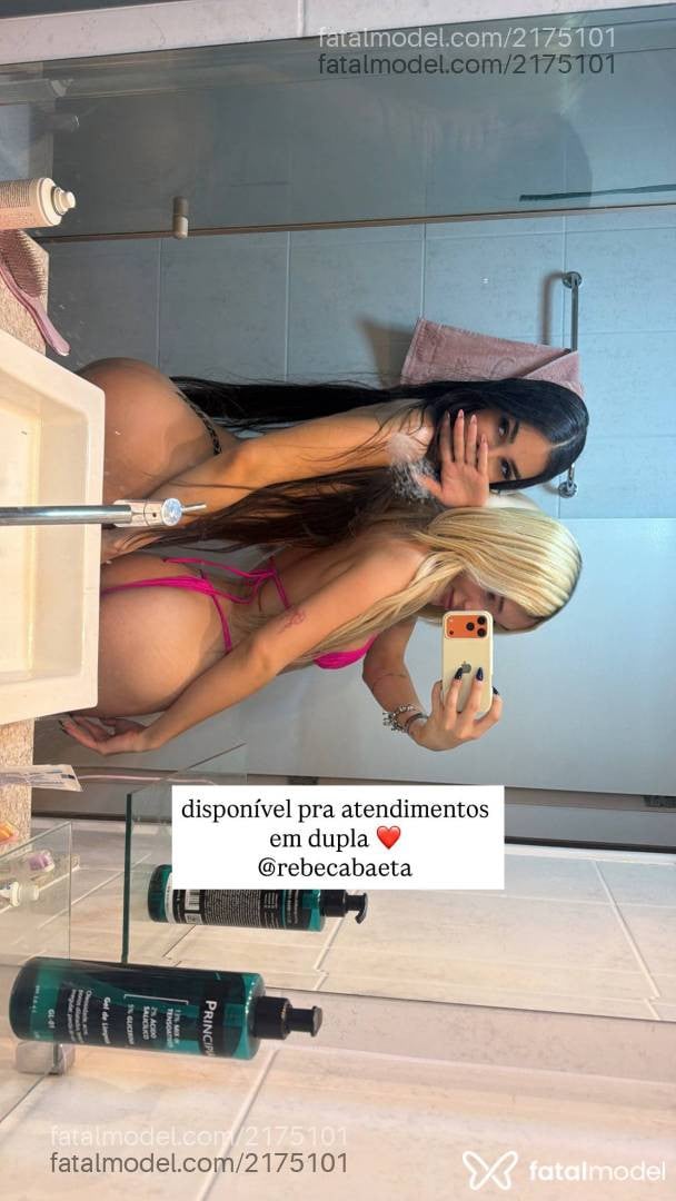 Acompanhante mulher trans loira (o) de olhos castanhos - Isadora Winkelm