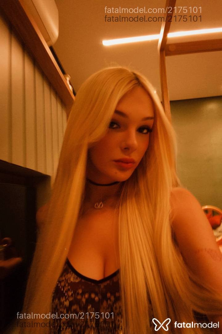 Acompanhante mulher trans loira (o) de olhos castanhos em São Paulo - Isadora Winkelm