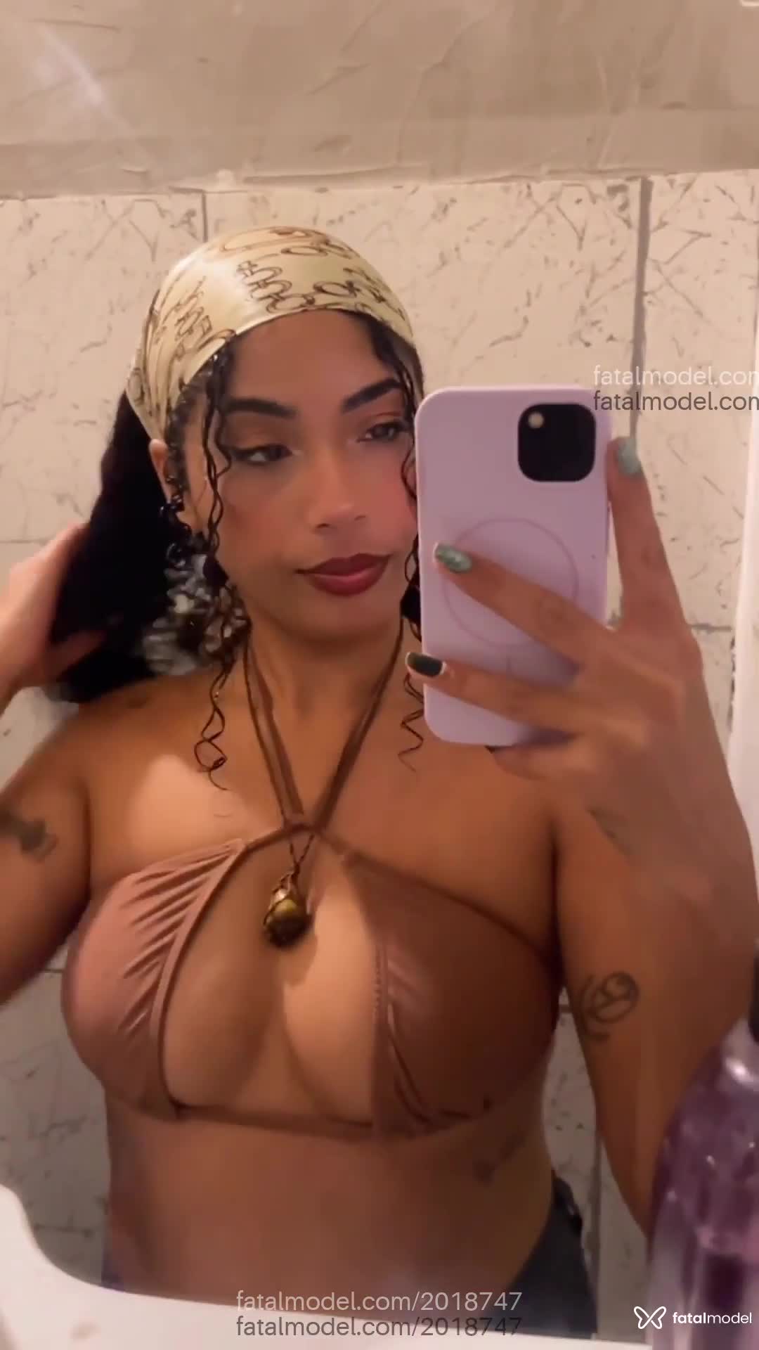 Acompanhante mulher morena (o) de olhos castanhos em Virtual - Mysticax