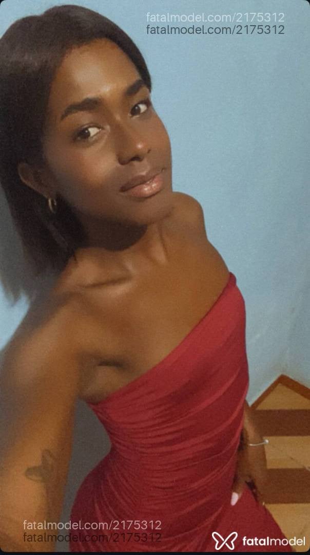 Acompanhante mulher trans morena (o) de olhos castanhos - Ayla Oliveira