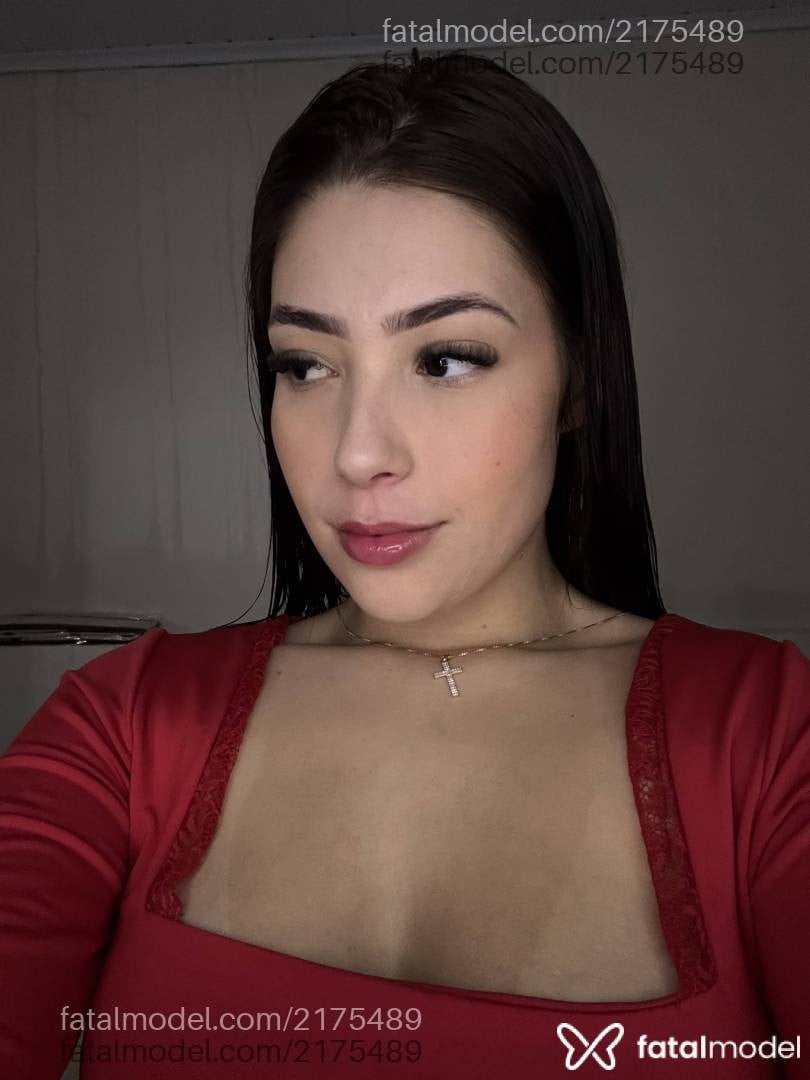 Acompanhante mulher morena (o) de olhos castanhos - Isis Campos
