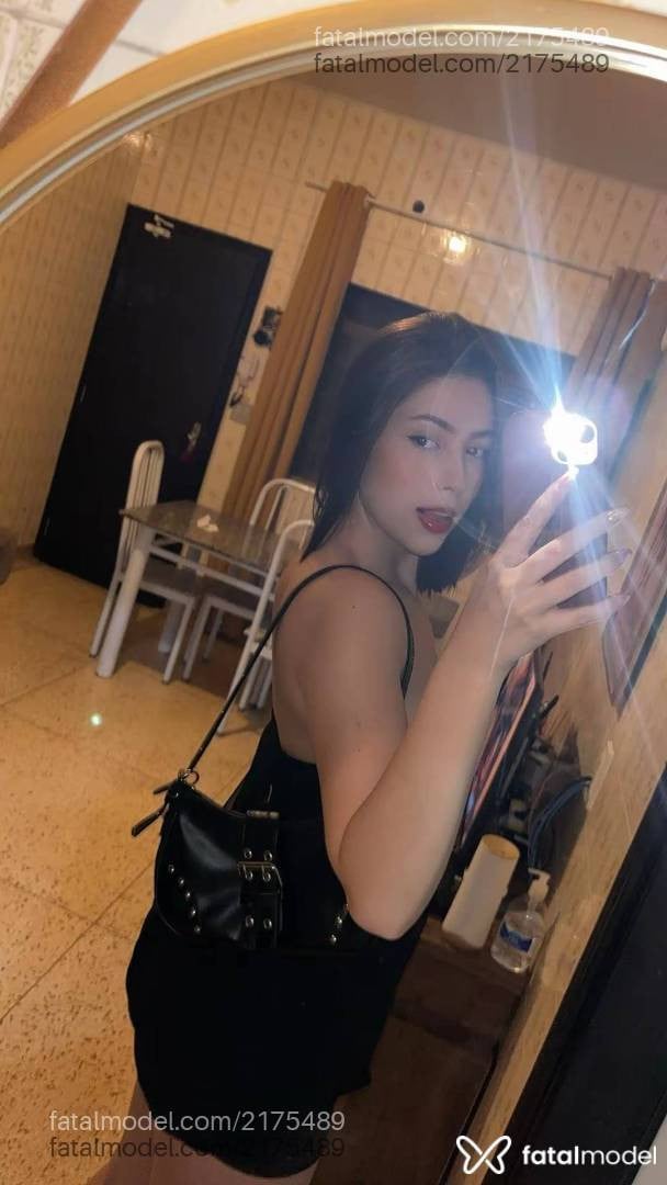 Acompanhante mulher morena (o) de olhos castanhos - Isis Campos