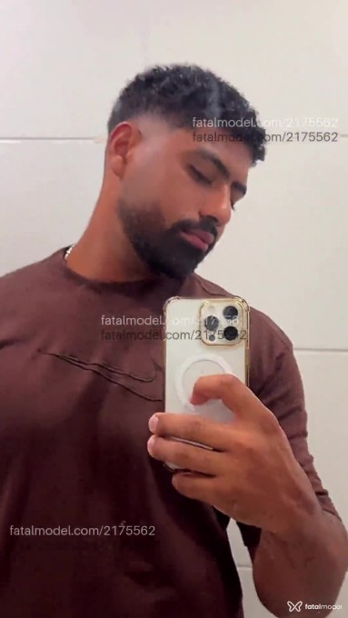 Acompanhante homem com cabelo castanho de olhos pretos em Rio de Janeiro - Fernandes