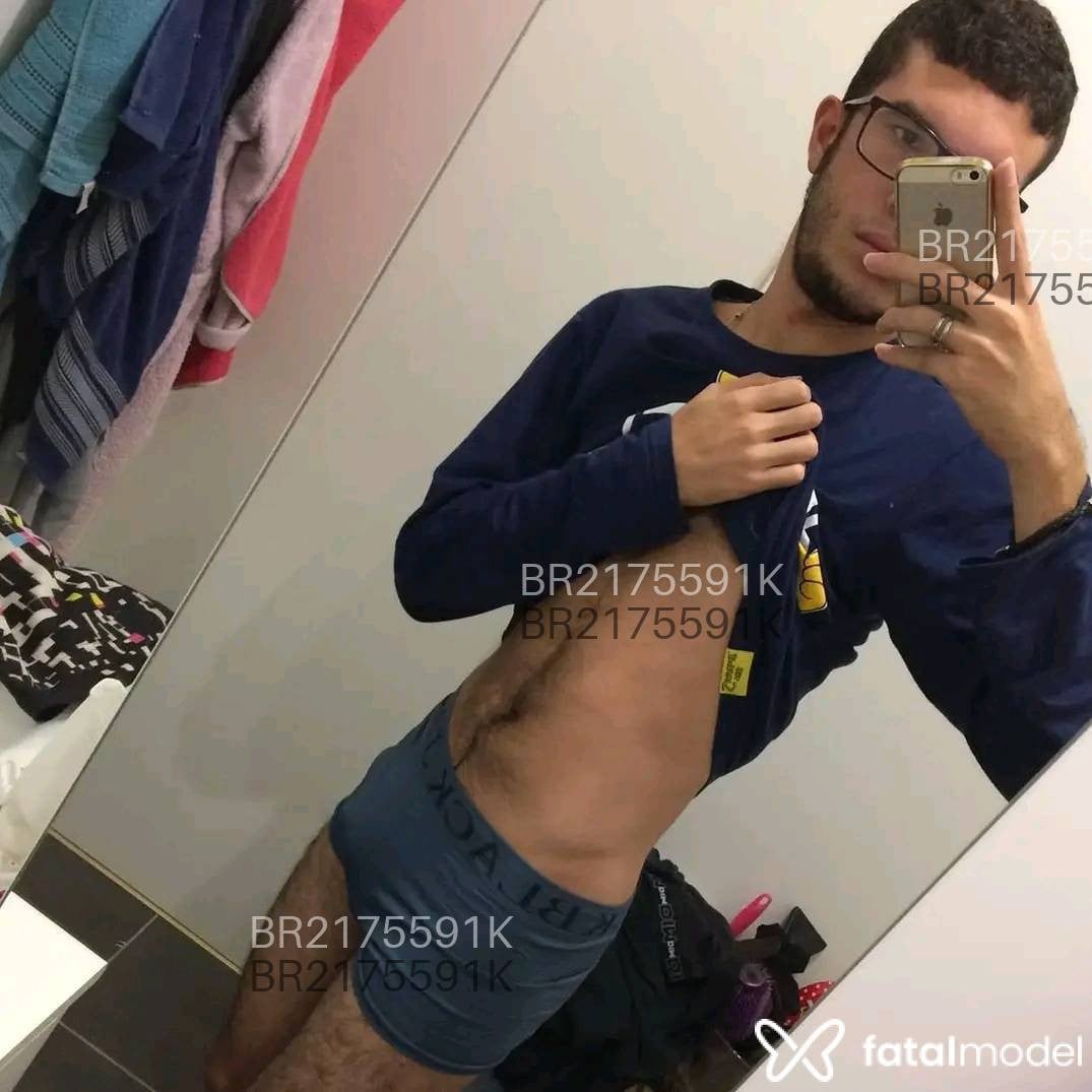 Acompanhante homem loira (o) de olhos castanhos - Matheus