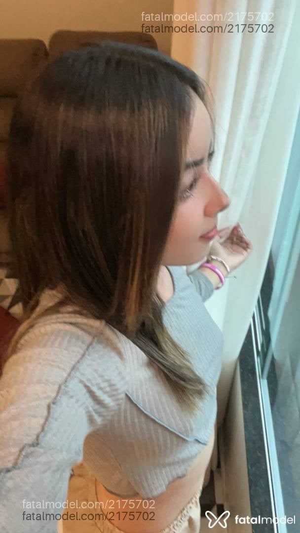 Acompanhante mulher com cabelo castanho de olhos castanhos - Gaby