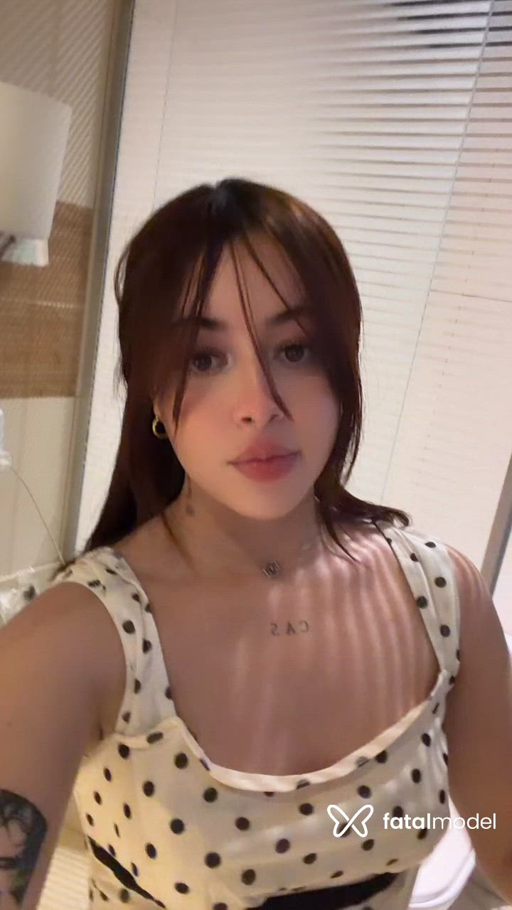 Acompanhante mulher com cabelo castanho de olhos castanhos - Gaby Acompanhante mulher com cabelo castanho de olhos castanhos - Gaby