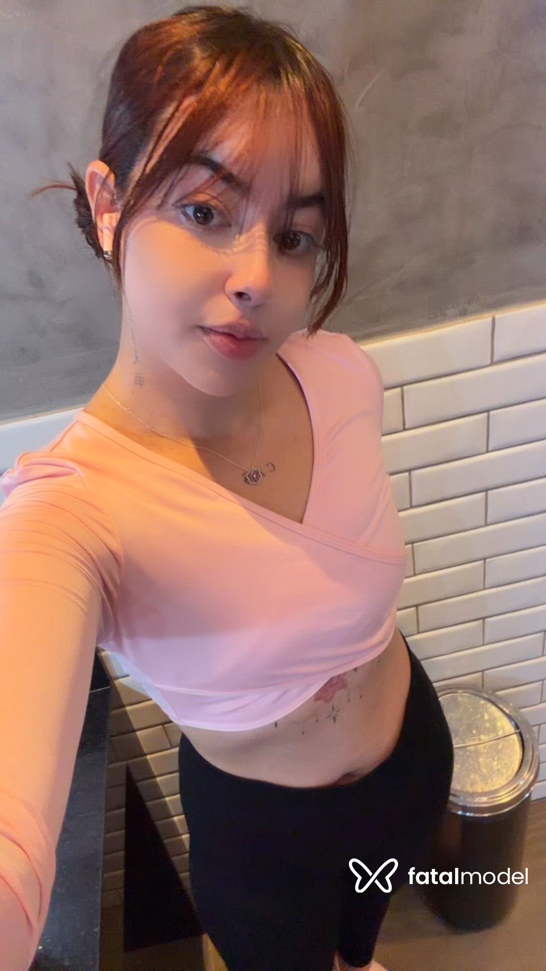Acompanhante mulher com cabelo castanho de olhos castanhos - Gaby Acompanhante mulher com cabelo castanho de olhos castanhos - Gaby
