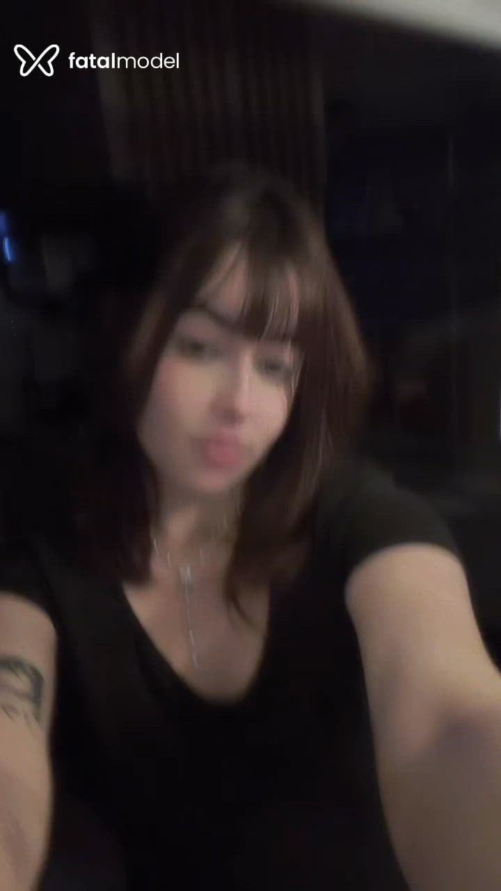 Acompanhante mulher com cabelo castanho de olhos castanhos - Angel Cassie