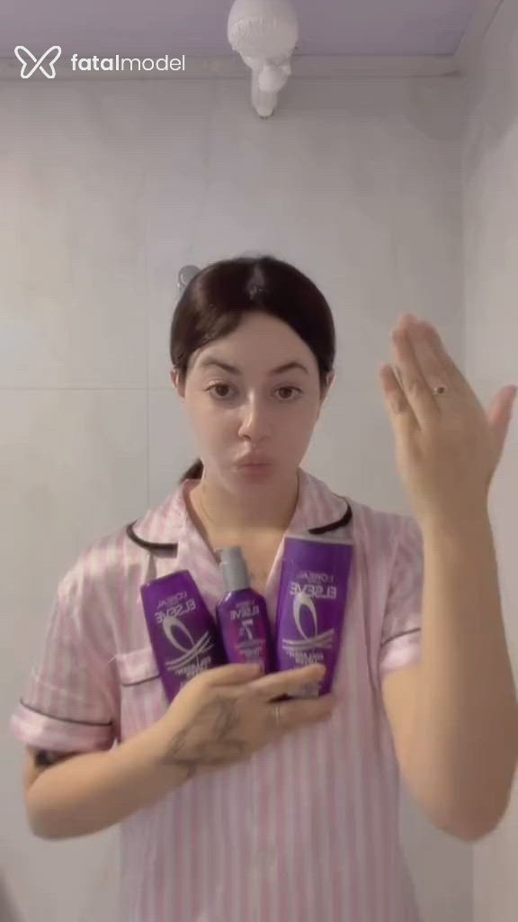 Acompanhante mulher com cabelo castanho de olhos castanhos em Palmas Acompanhante mulher com cabelo castanho de olhos castanhos em Palmas - Angel Cassie