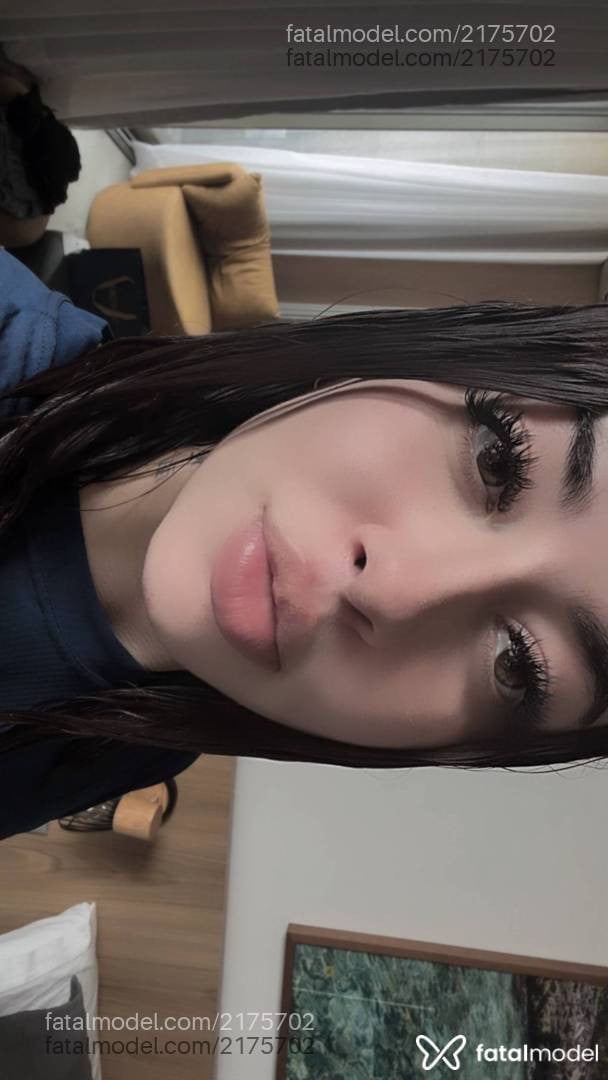 Acompanhante mulher com cabelo castanho de olhos castanhos - Angel Cassie