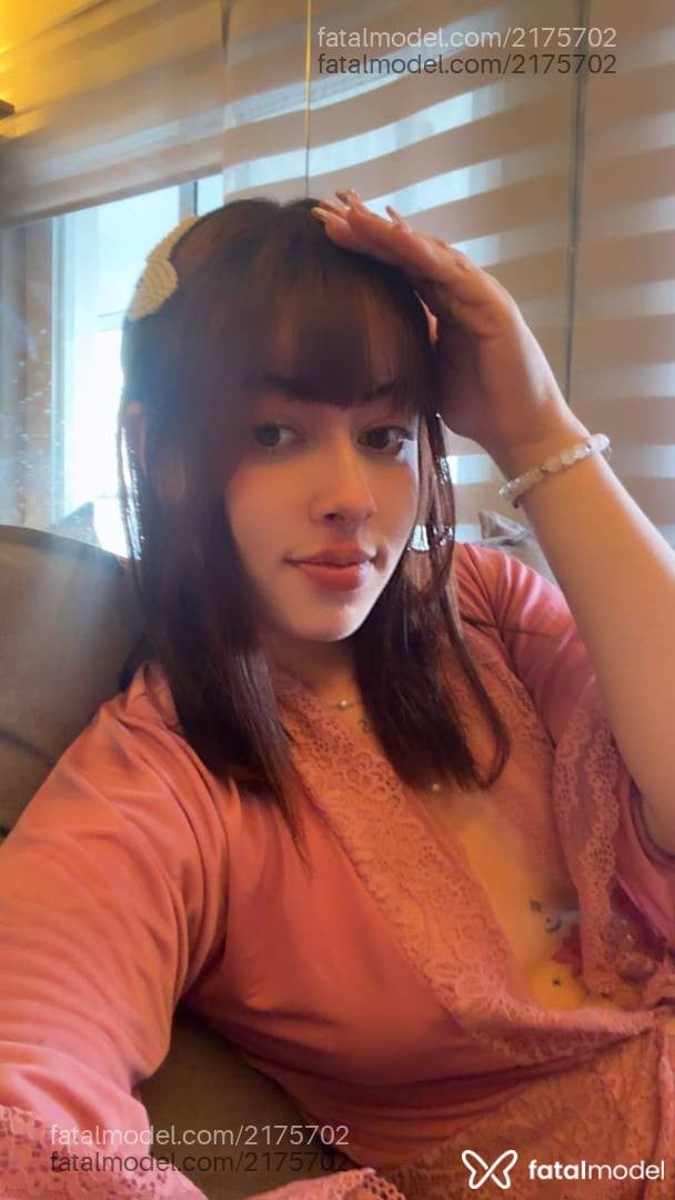 Acompanhante mulher com cabelo castanho de olhos castanhos - Gaby