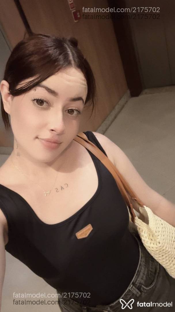 Acompanhante mulher com cabelo castanho de olhos castanhos - Angel Cassie