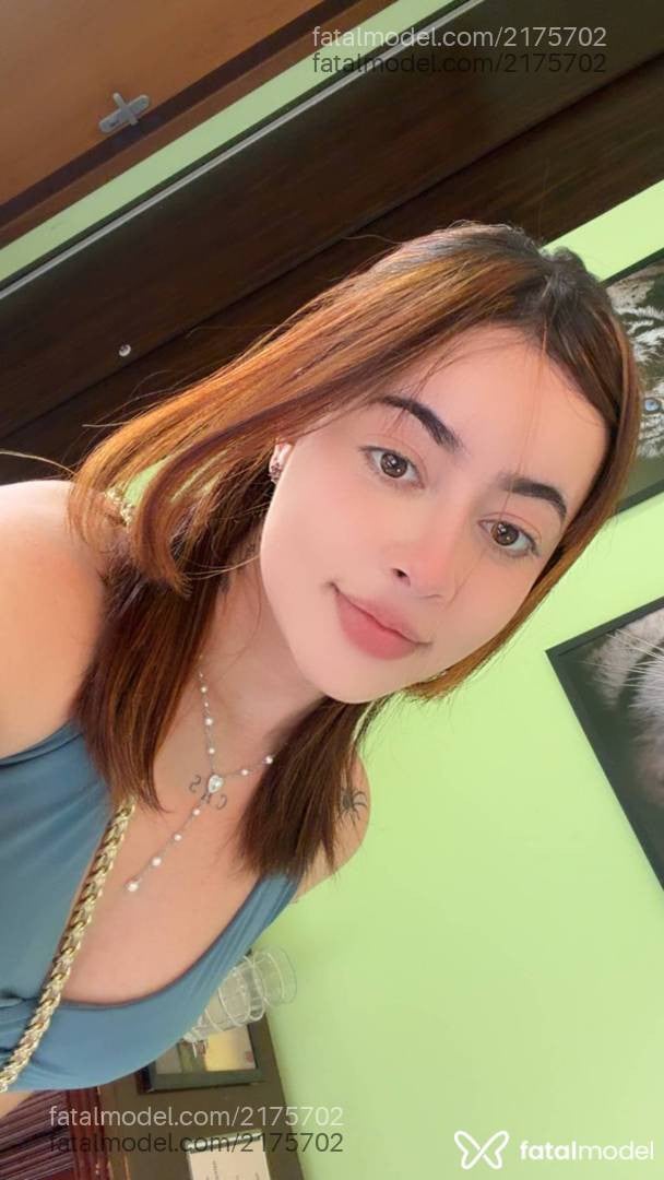 Acompanhante mulher loira (o) de olhos castanhos - Gaby