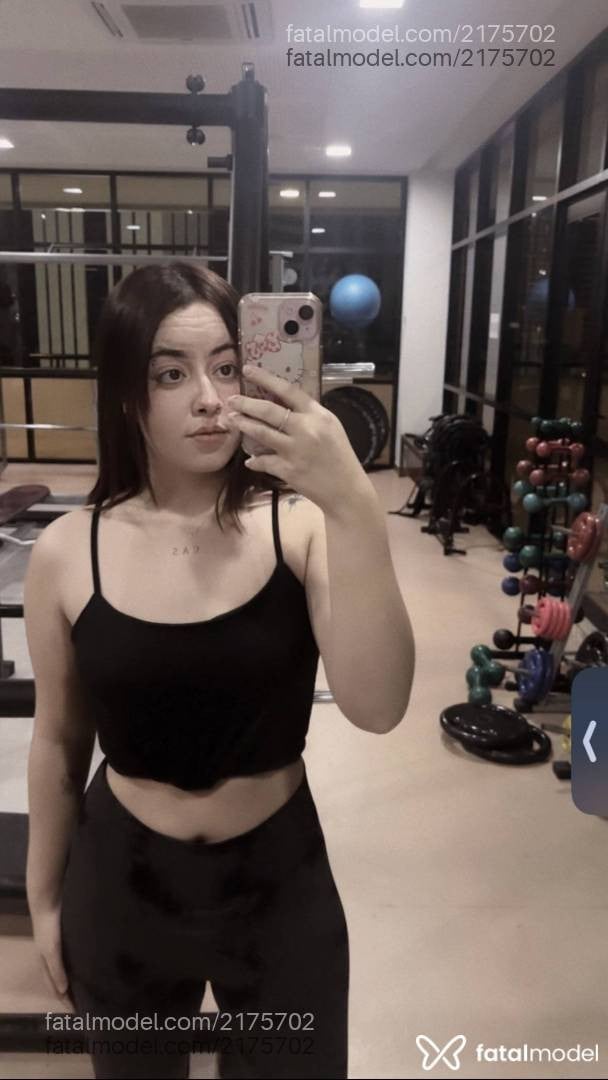 Acompanhante mulher com cabelo castanho de olhos castanhos - Angel Cassie