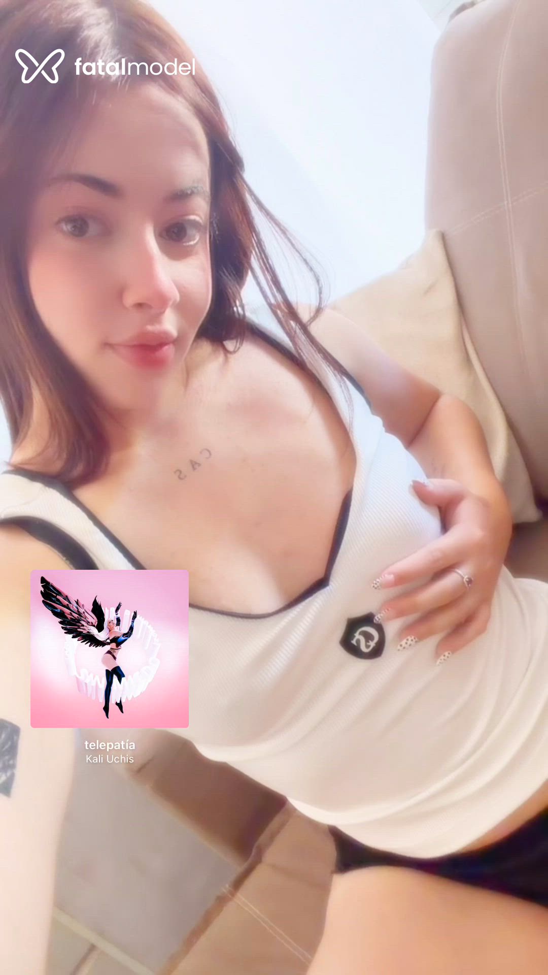 Acompanhante mulher com cabelo castanho de olhos castanhos - Angel Cassie