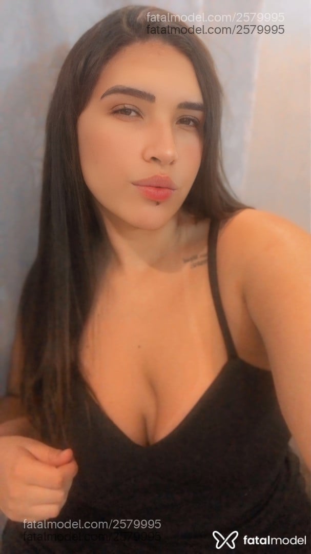 Acompanhante mulher com cabelo castanho de olhos castanhos em Ribeirão Preto Acompanhante mulher com cabelo castanho de olhos castanhos em Ribeirão Preto - Mavi