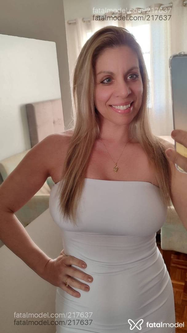 Acompanhante mulher loira (o) de olhos azuis em Francisco Beltrão - Paola Piovesan