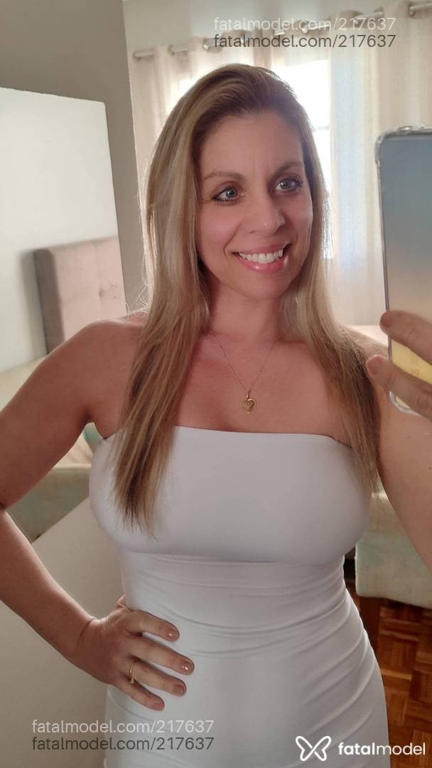 Acompanhante mulher loira (o) de olhos azuis - Paola Piovesan