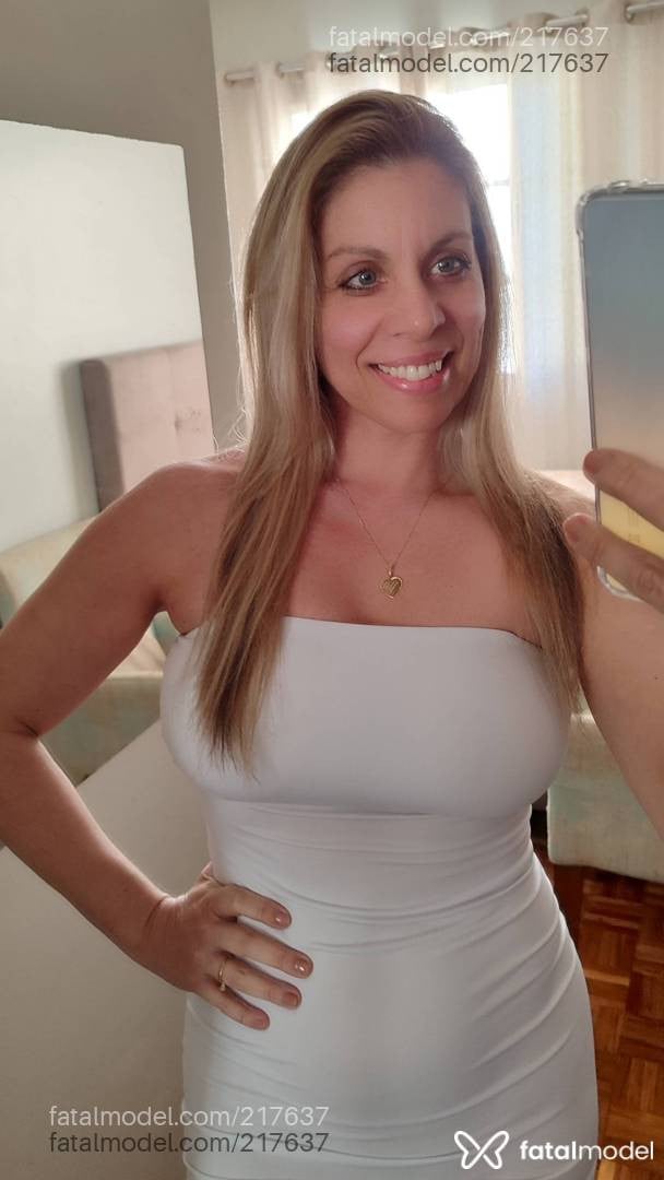 Acompanhante mulher loira (o) de olhos azuis em Francisco Beltrão - Paola Piovesan