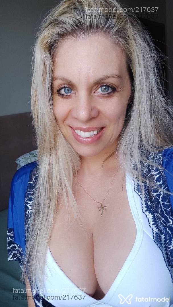 Acompanhante mulher loira (o) de olhos azuis em Pato Branco - Paola Piovesan