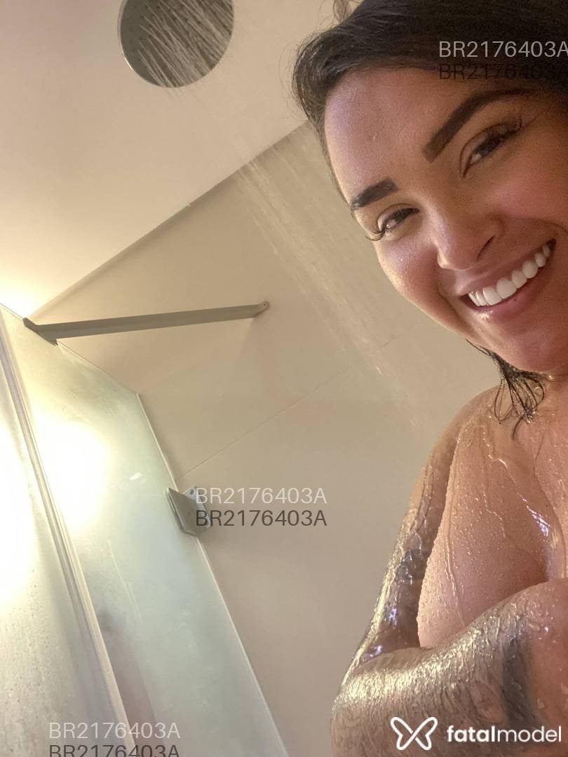 Acompanhante mulher morena (o) de olhos castanhos em Balneário Camboriú Acompanhante mulher morena (o) de olhos castanhos em Balneário Camboriú - Carla