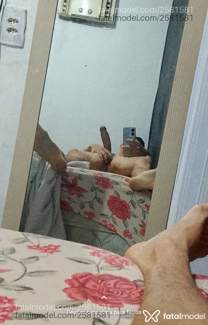 Acompanhante homem com cabelo castanho de olhos castanhos - Walter Souza Acompanhante homem com cabelo castanho de olhos castanhos - Walter Souza