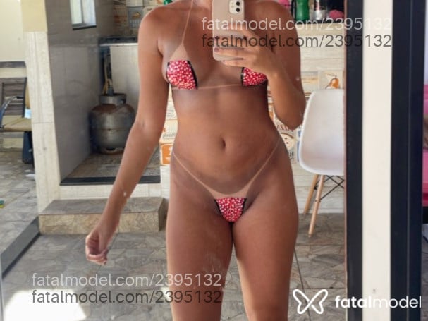 Acompanhante mulher loira (o) de olhos mel - Bianca Acompanhante mulher loira (o) de olhos mel - Bianca