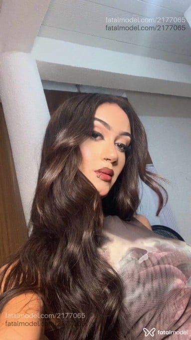 Acompanhante mulher trans morena (o) de olhos castanhos em Belo Horizonte - Safira