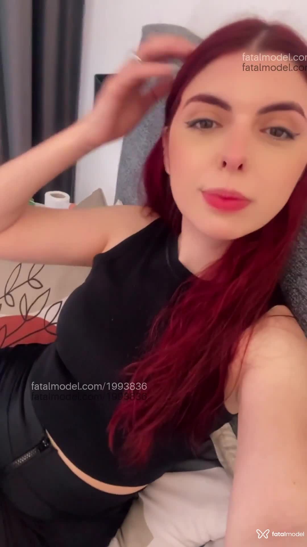 Acompanhante mulher ruiva (o) de olhos castanhos em Virtual - Lillith Goddess