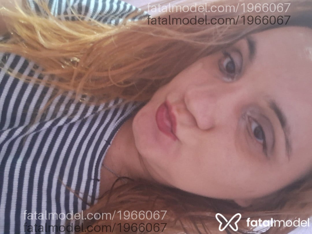 Acompanhante mulher loira (o) de olhos castanhos - Leninha Acompanhante mulher loira (o) de olhos castanhos - Leninha
