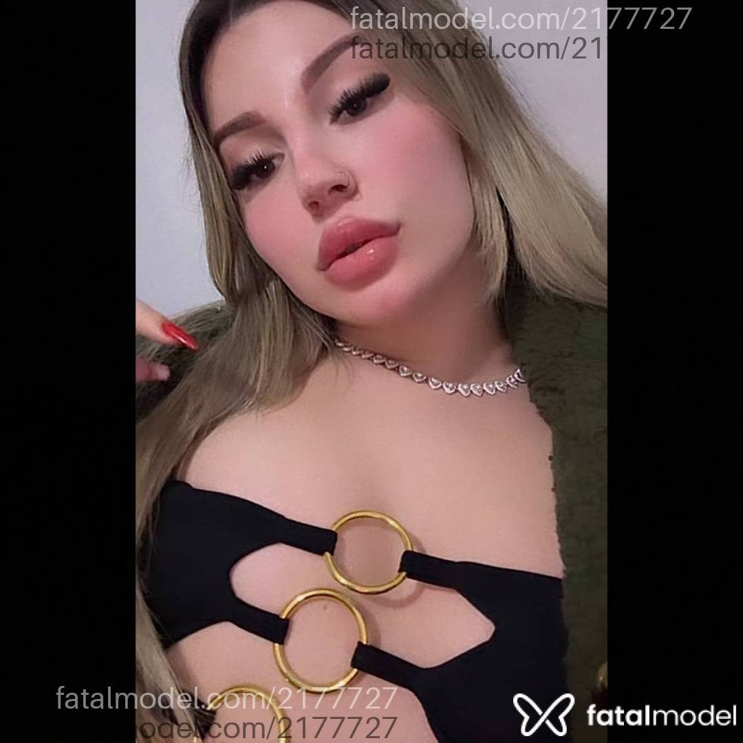 Acompanhante mulher trans loira (o) de olhos castanhos - Jojoferrr