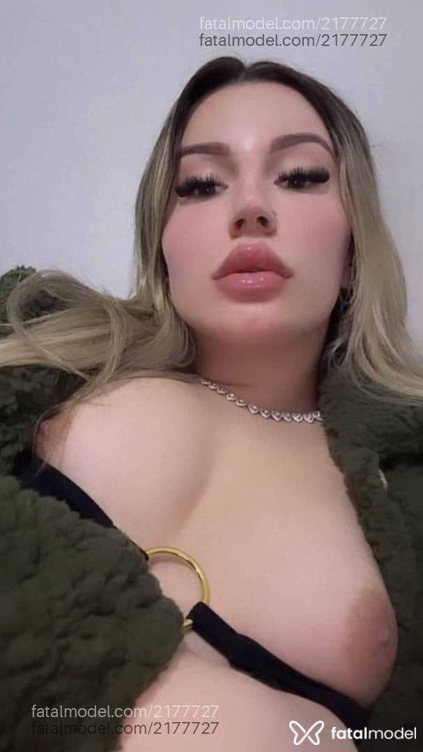 Acompanhante mulher trans loira (o) de olhos castanhos - Jojoferrr