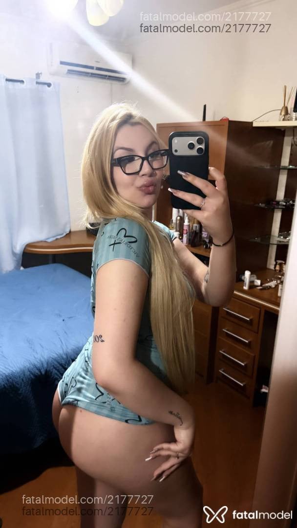 Acompanhante mulher trans loira (o) de olhos castanhos - Jojoferrr