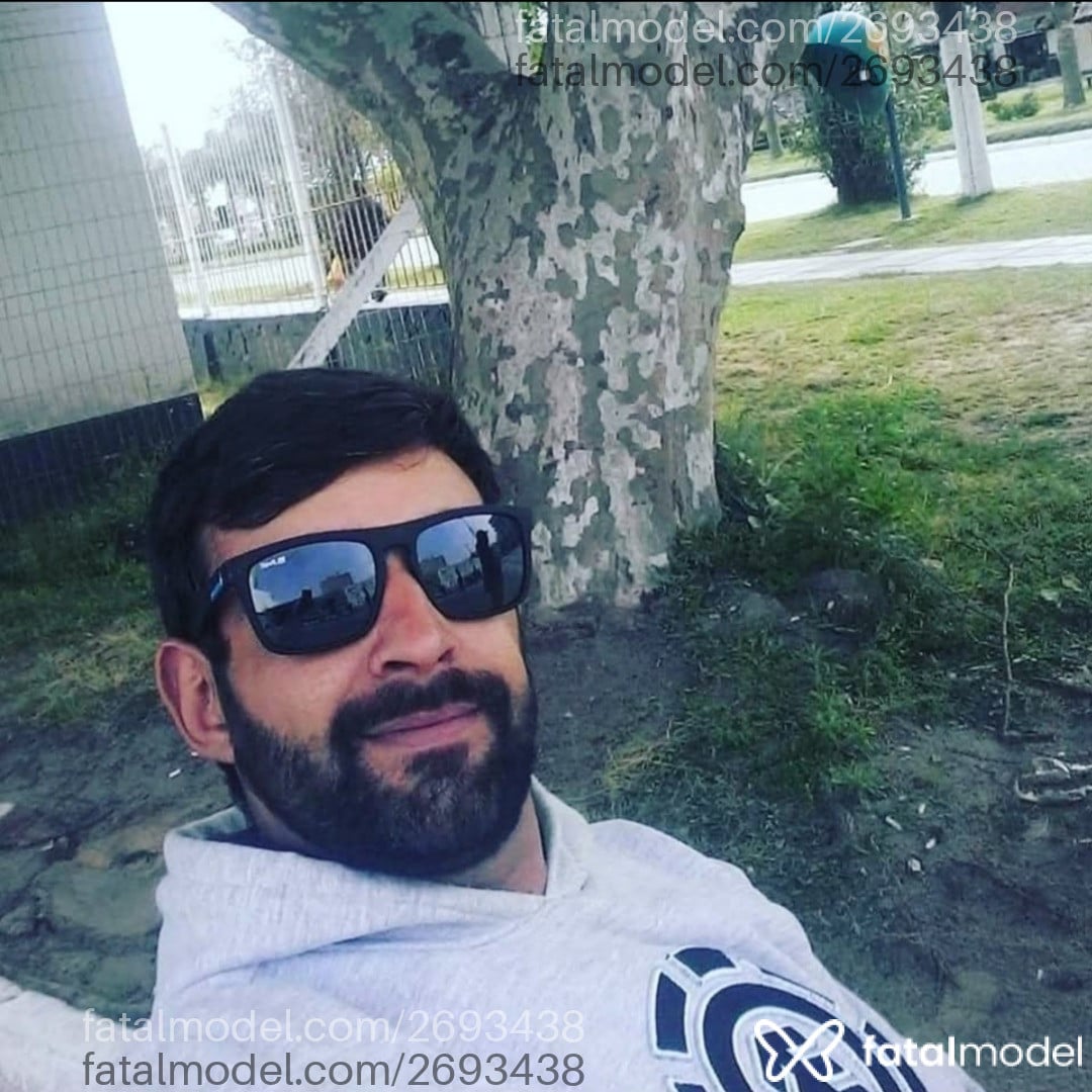Acompanhante homem com cabelo castanho de olhos castanhos em Palhoça - Felipe