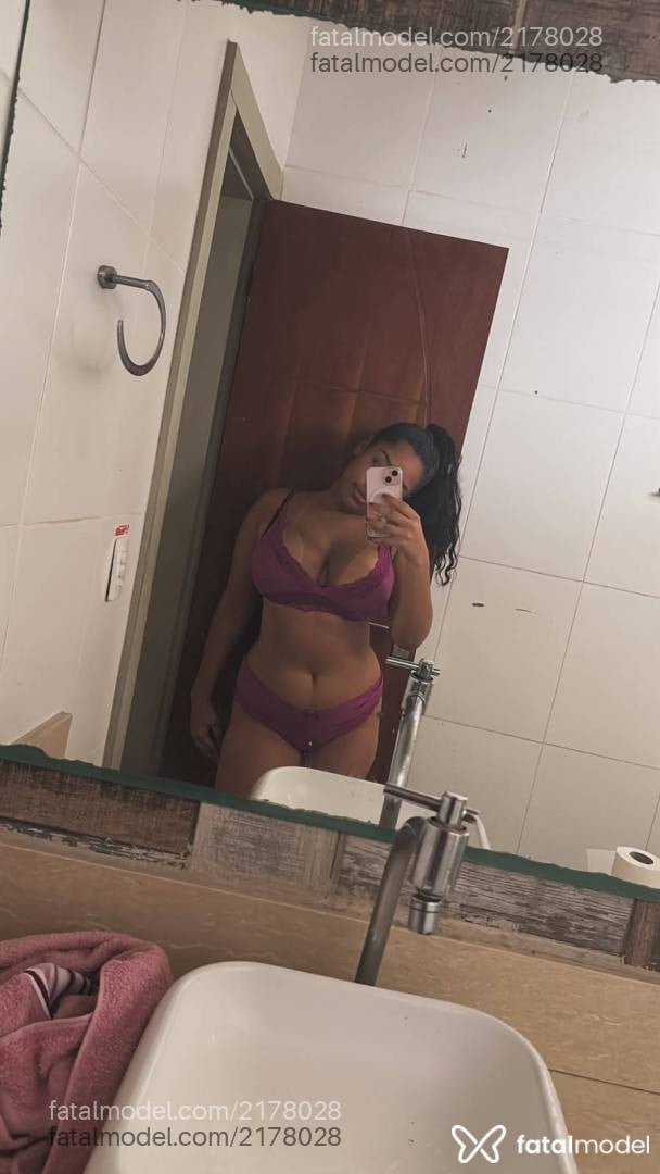Acompanhante mulher morena (o) de olhos castanhos - Liaaa