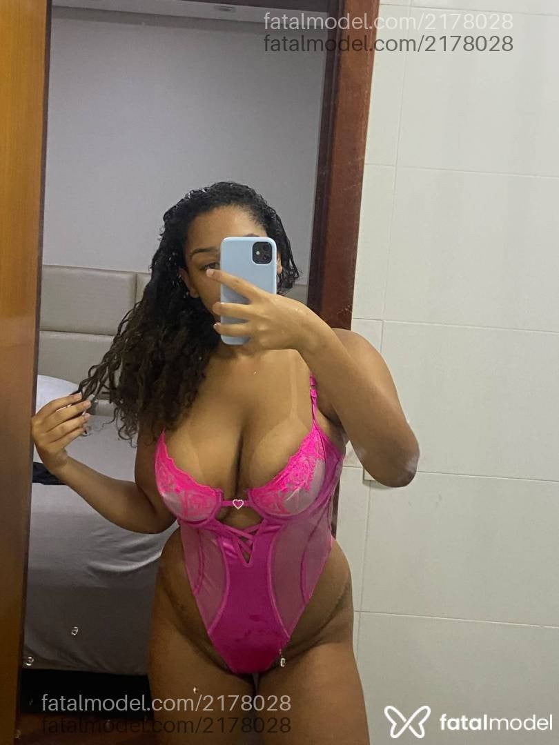 Acompanhante mulher morena (o) de olhos castanhos - Liaaa