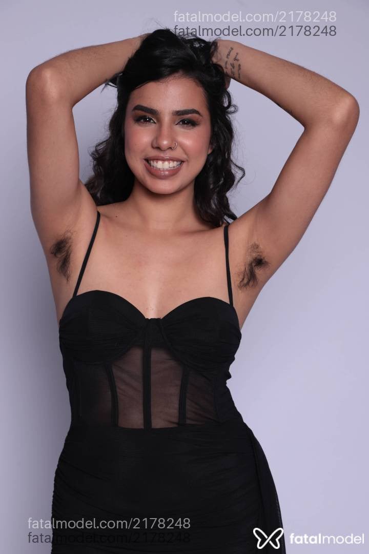 Acompanhante mulher morena (o) de olhos castanhos - Sol Rara