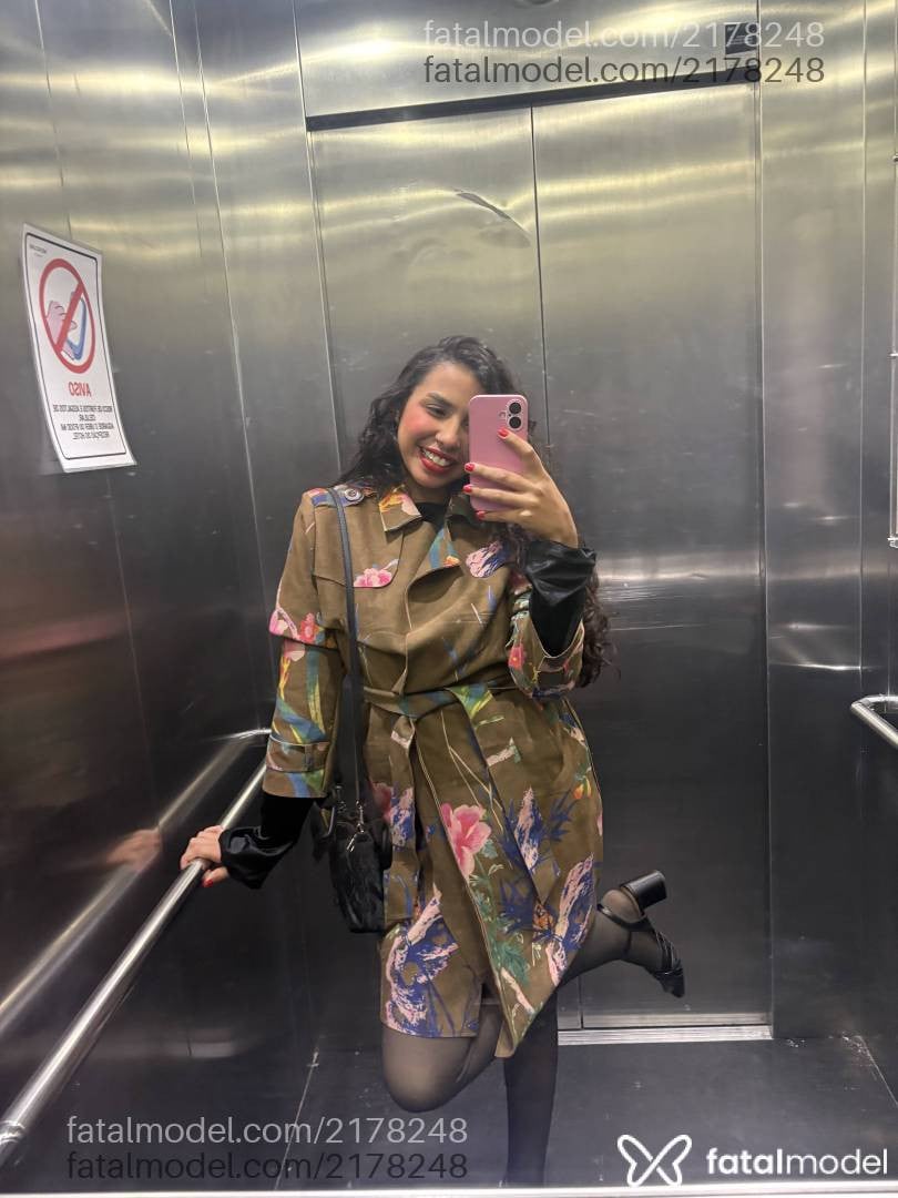 Acompanhante mulher morena (o) de olhos castanhos em São Paulo - Sol Rara