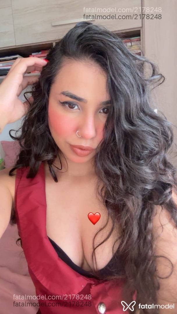 Acompanhante mulher morena (o) de olhos castanhos - Sol Rara
