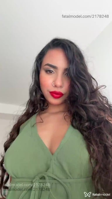 Acompanhante mulher morena (o) de olhos castanhos em São Paulo Acompanhante mulher morena (o) de olhos castanhos em São Paulo - Sol Rara