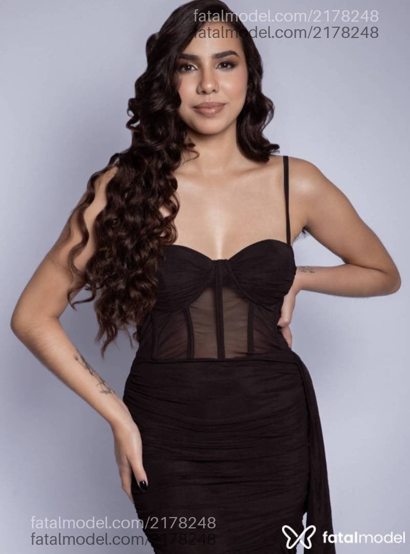 Acompanhante mulher morena (o) de olhos castanhos - Sol Rara