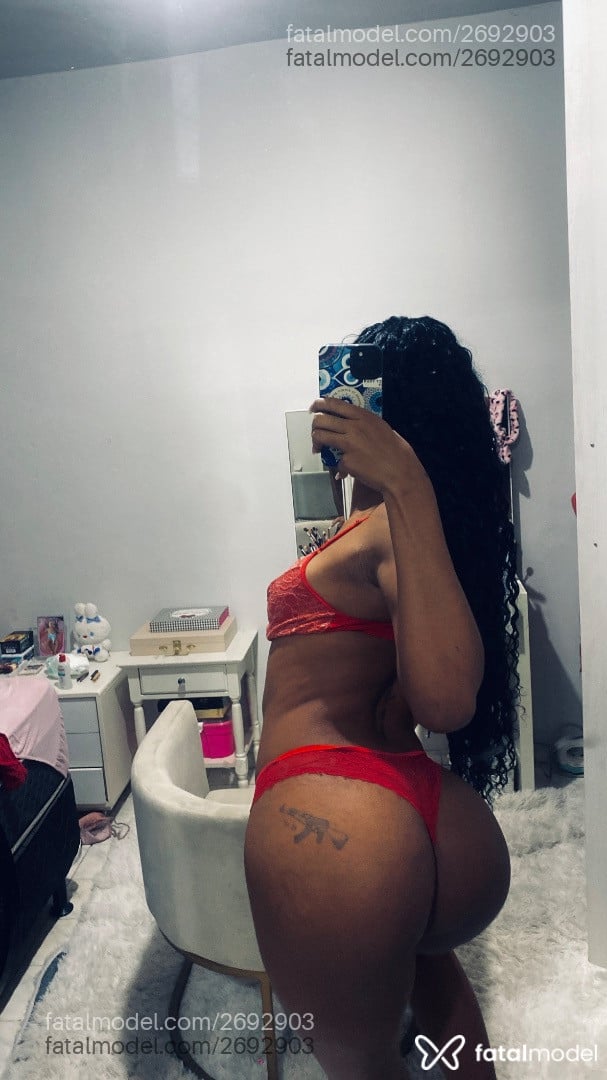 Acompanhante mulher trans morena (o) de olhos pretos em Cariacica Acompanhante mulher trans morena (o) de olhos pretos em Cariacica - Bahianinha