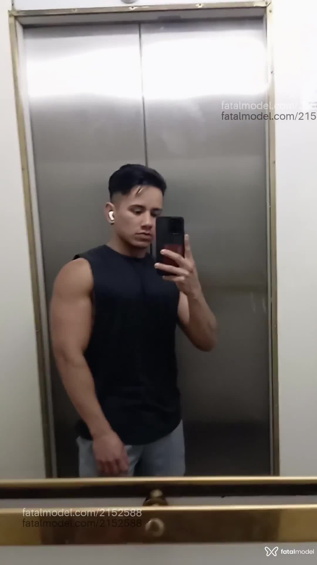 Acompanhante homem morena (o) de olhos pretos em São Paulo - David