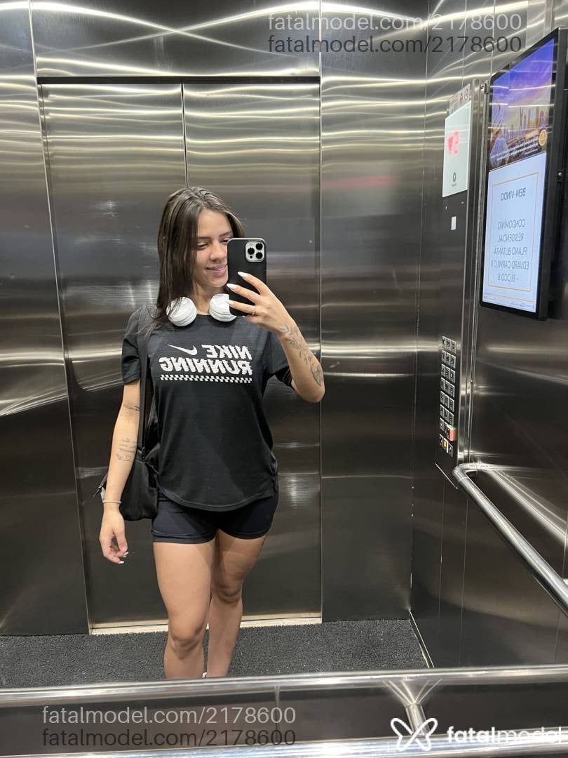 Acompanhante mulher morena (o) de olhos castanhos - Rany Souza
