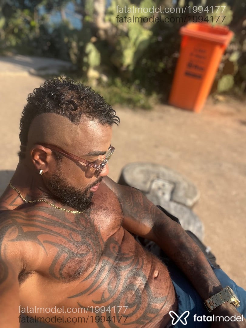 Acompanhante homem com cabelo castanho de olhos pretos em Rio de Janeiro - Felipe Nuru