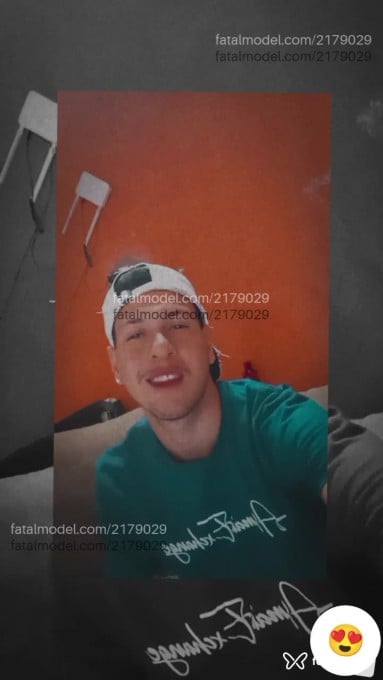 Acompanhante homem com cabelo castanho de olhos castanhos em Jurema Acompanhante homem com cabelo castanho de olhos castanhos em Jurema - Tar